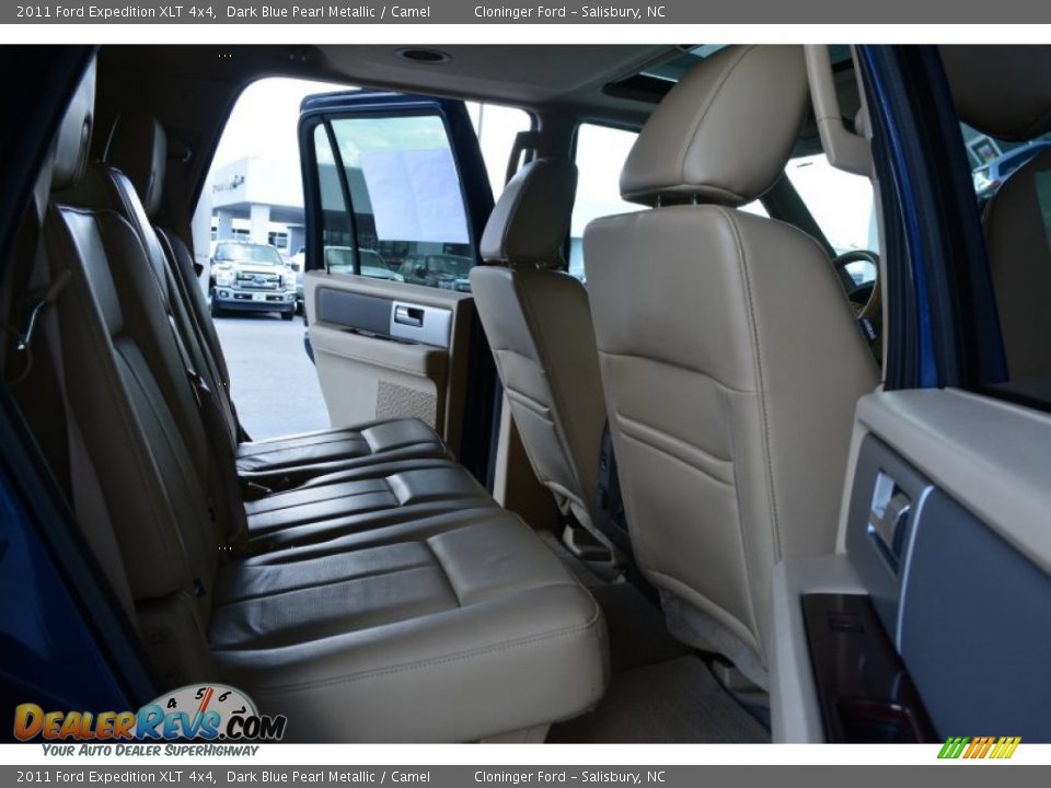 2011 Ford Expedition XLT 4x4 Dark Blue Pearl Metallic / Camel Photo #17