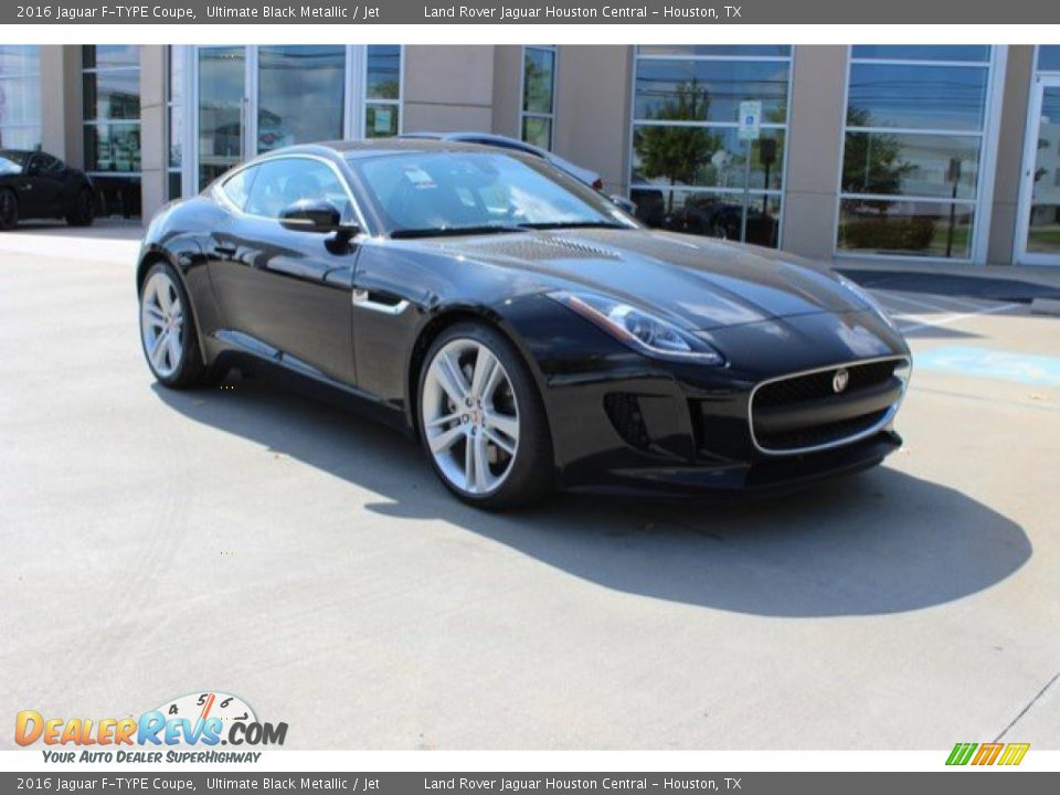 Front 3/4 View of 2016 Jaguar F-TYPE Coupe Photo #1