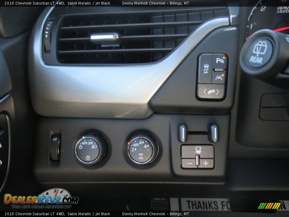 Controls of 2016 Chevrolet Suburban LT 4WD Photo #18