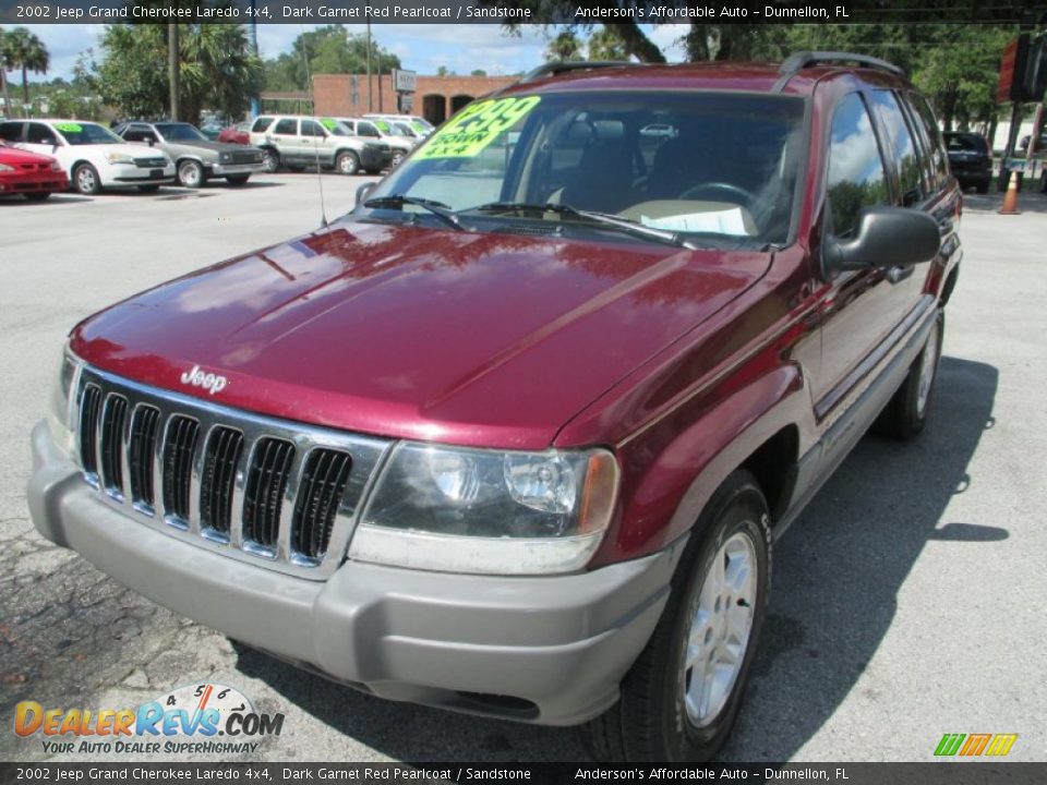 Front 3/4 View of 2002 Jeep Grand Cherokee Laredo 4x4 Photo #7