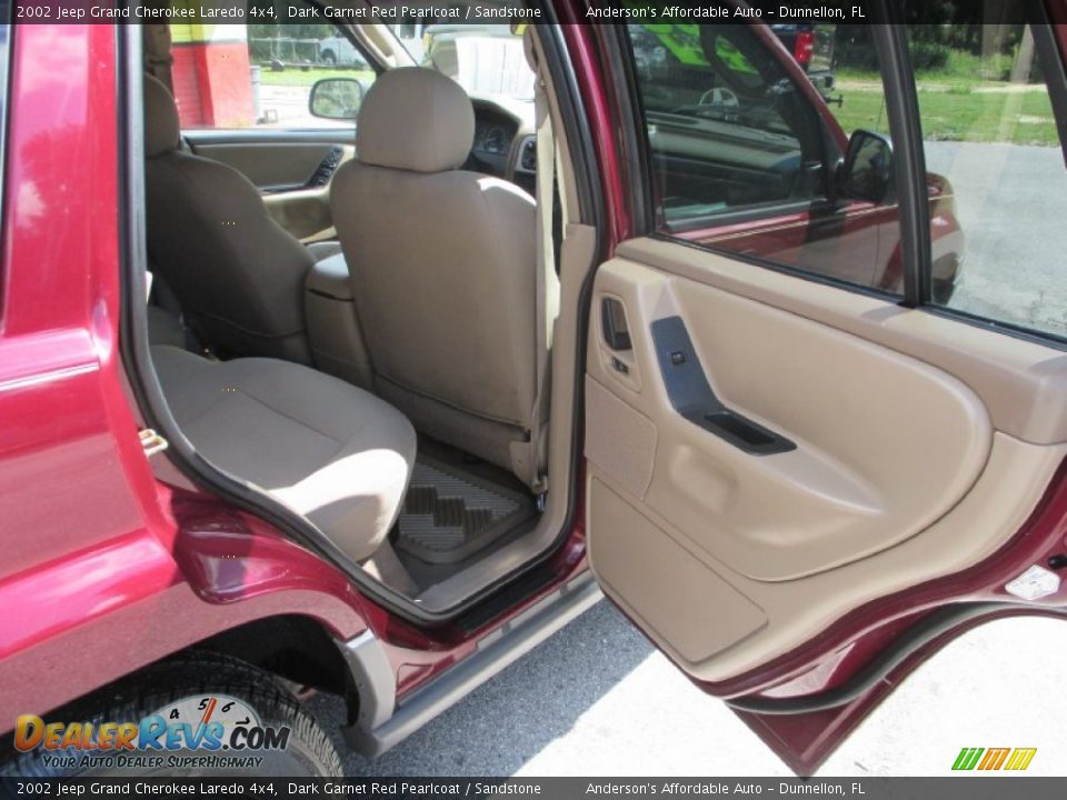 2002 Jeep Grand Cherokee Laredo 4x4 Dark Garnet Red Pearlcoat / Sandstone Photo #17