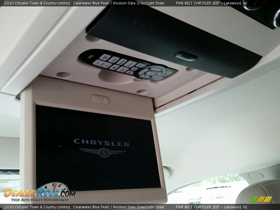 2010 Chrysler Town & Country Limited Clearwater Blue Pearl / Medium Slate Gray/Light Shale Photo #13