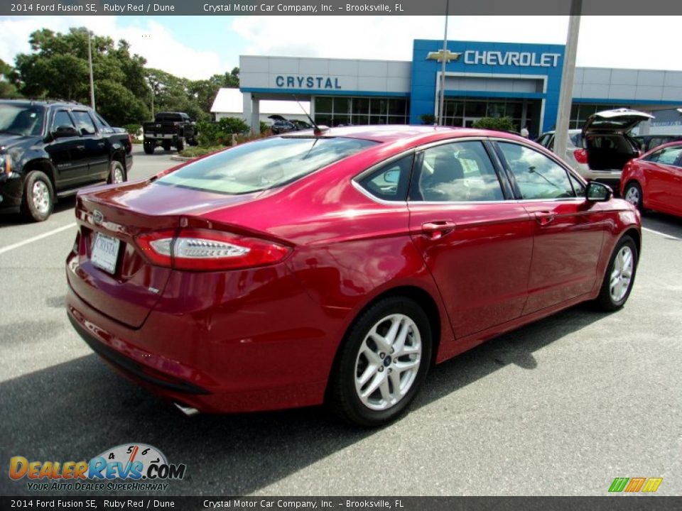 2014 Ford Fusion SE Ruby Red / Dune Photo #8