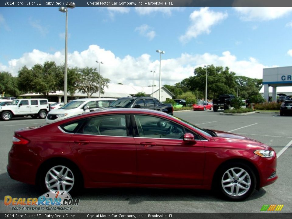 2014 Ford Fusion SE Ruby Red / Dune Photo #9