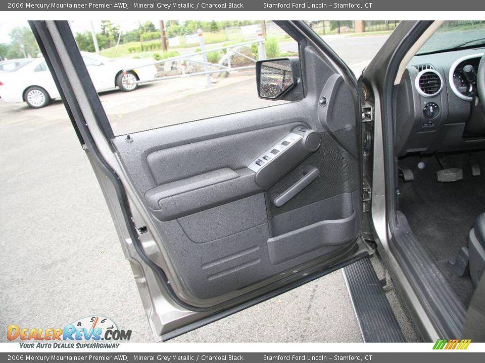 2006 Mercury Mountaineer Premier AWD Mineral Grey Metallic / Charcoal Black Photo #13