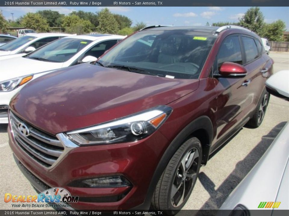 Front 3/4 View of 2016 Hyundai Tucson Limited AWD Photo #2
