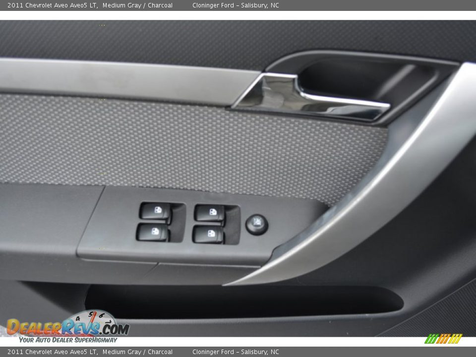 2011 Chevrolet Aveo Aveo5 LT Medium Gray / Charcoal Photo #9