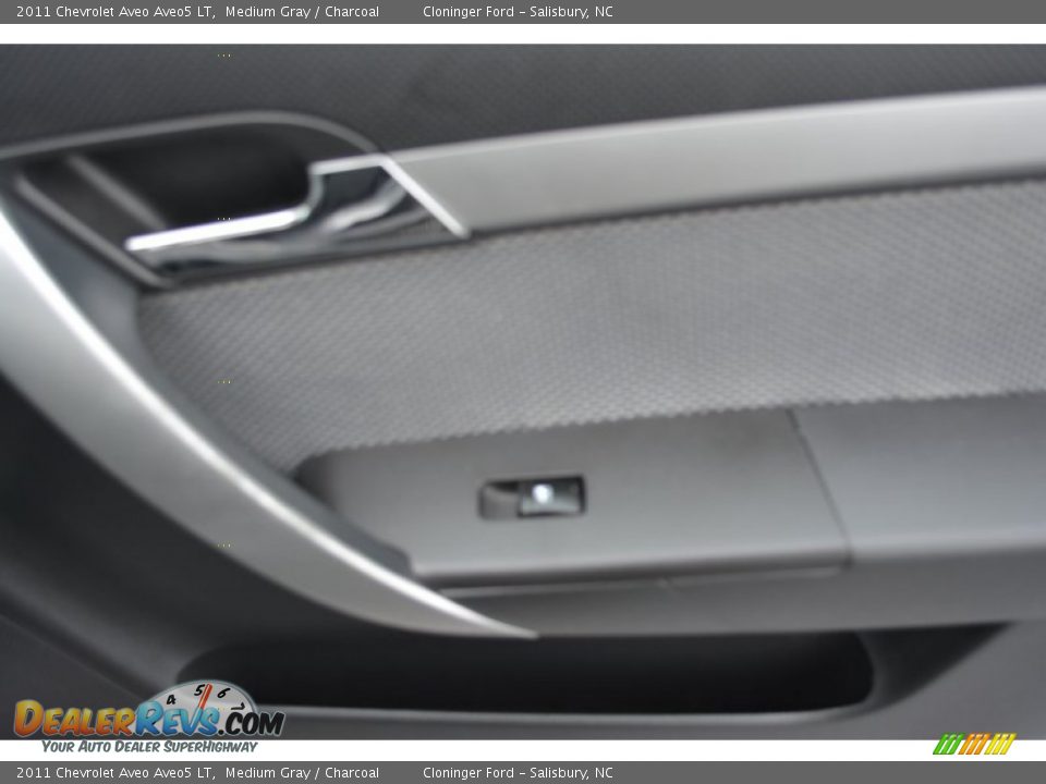2011 Chevrolet Aveo Aveo5 LT Medium Gray / Charcoal Photo #16