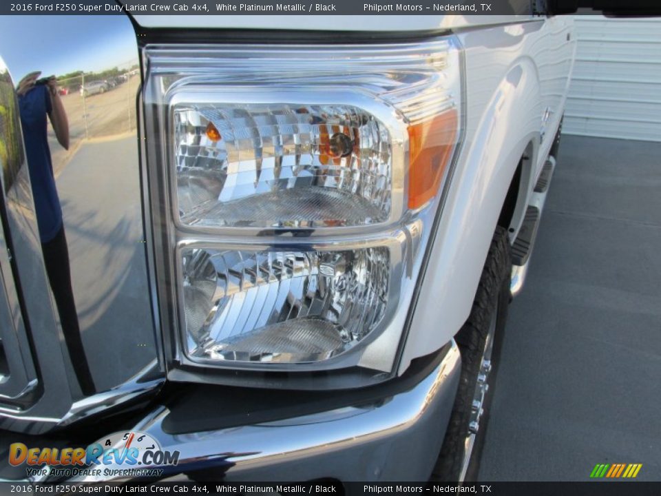 2016 Ford F250 Super Duty Lariat Crew Cab 4x4 White Platinum Metallic / Black Photo #9