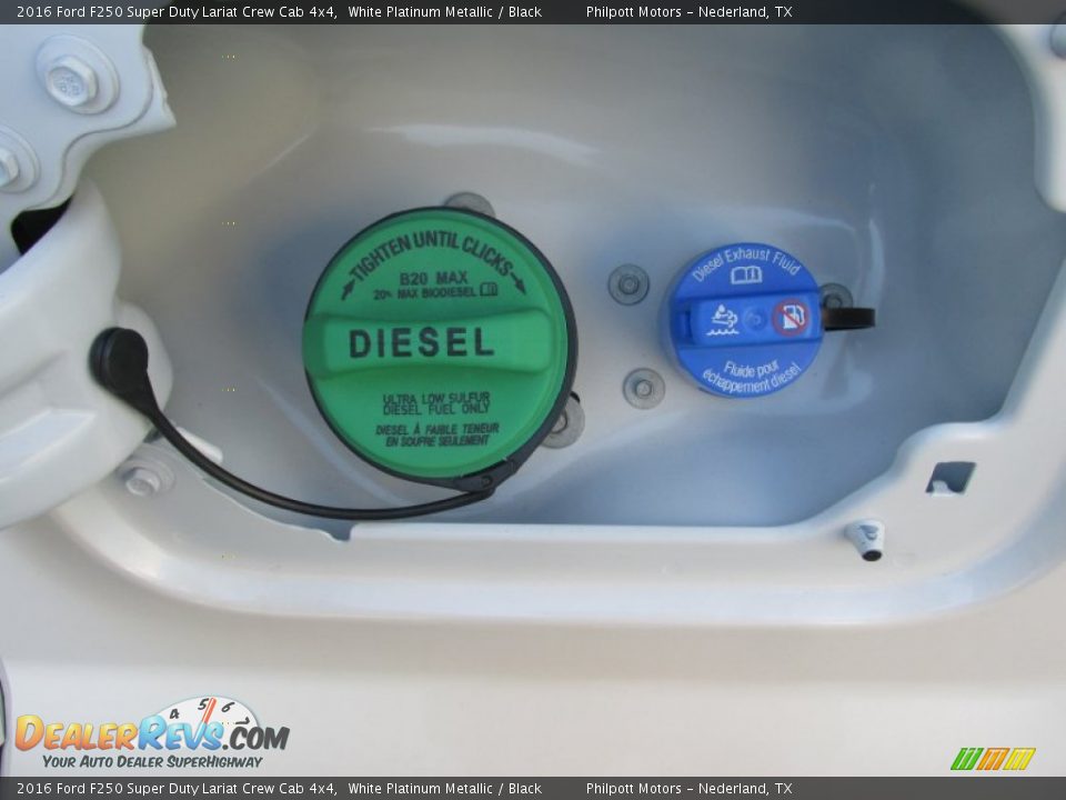 2016 Ford F250 Super Duty Lariat Crew Cab 4x4 White Platinum Metallic / Black Photo #16