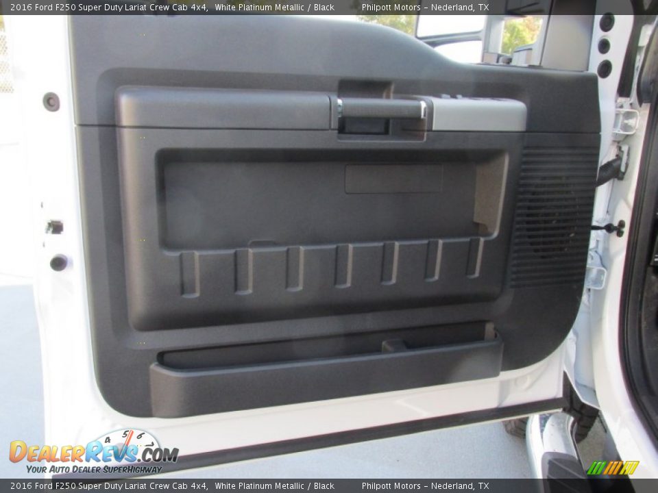 2016 Ford F250 Super Duty Lariat Crew Cab 4x4 White Platinum Metallic / Black Photo #21
