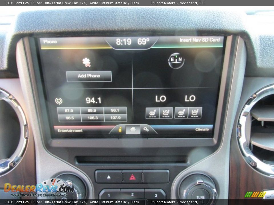 2016 Ford F250 Super Duty Lariat Crew Cab 4x4 White Platinum Metallic / Black Photo #29