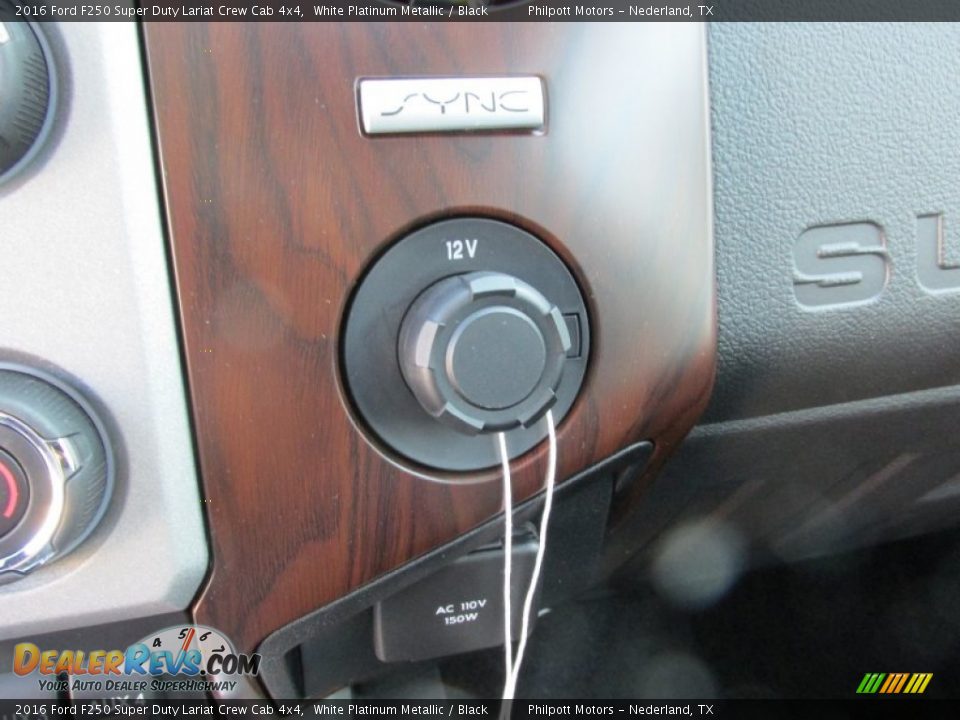 2016 Ford F250 Super Duty Lariat Crew Cab 4x4 White Platinum Metallic / Black Photo #32