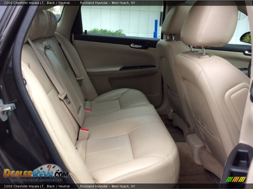 2009 Chevrolet Impala LT Black / Neutral Photo #24