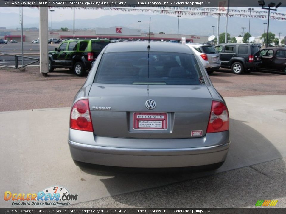 2004 Volkswagen Passat GLS Sedan Stonehenge Grey Metallic / Grey Photo #4