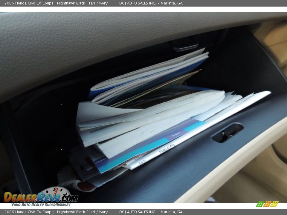 2006 Honda Civic EX Coupe Nighthawk Black Pearl / Ivory Photo #19