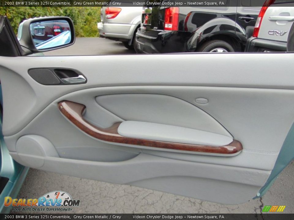 Door Panel of 2003 BMW 3 Series 325i Convertible Photo #19