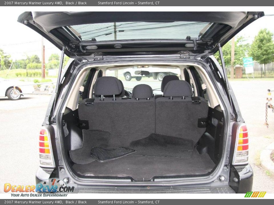 2007 Mercury Mariner Luxury 4WD Black / Black Photo #7
