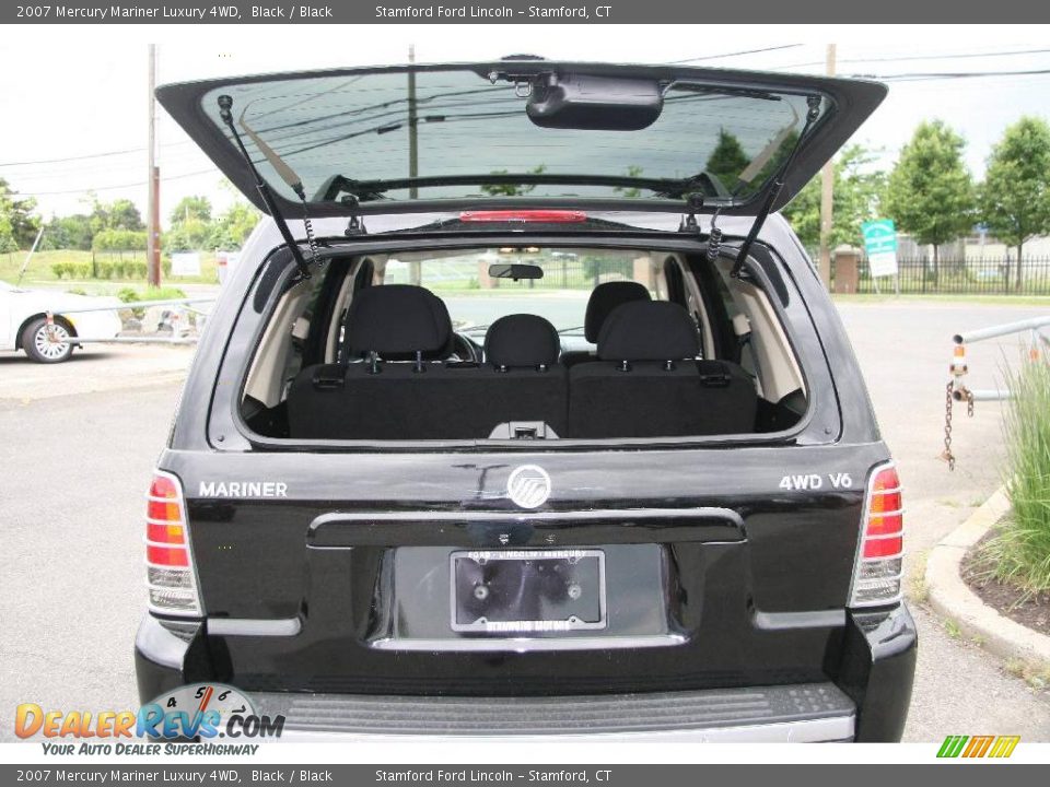 2007 Mercury Mariner Luxury 4WD Black / Black Photo #8