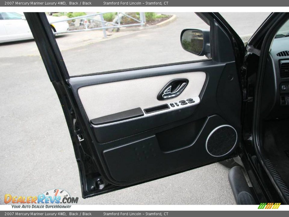 2007 Mercury Mariner Luxury 4WD Black / Black Photo #13