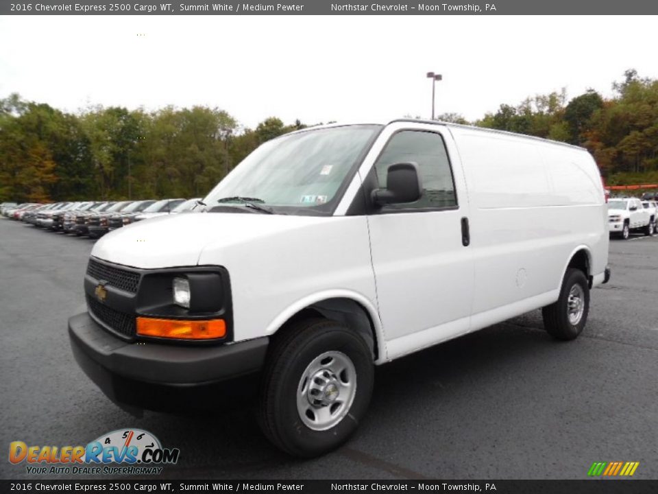 Front 3/4 View of 2016 Chevrolet Express 2500 Cargo WT Photo #1