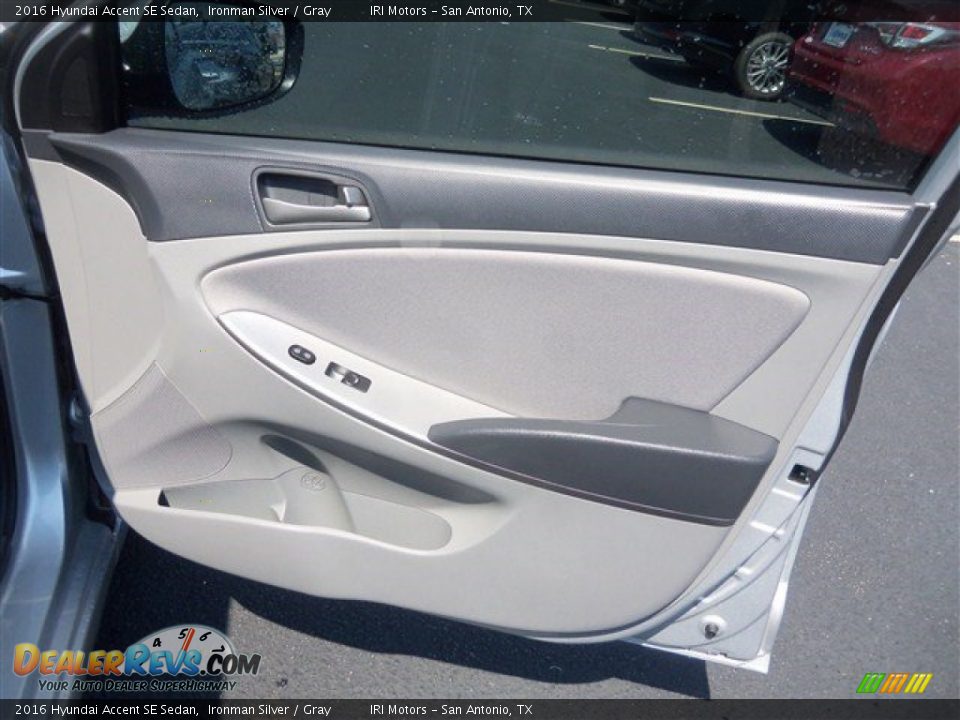 2016 Hyundai Accent SE Sedan Ironman Silver / Gray Photo #13