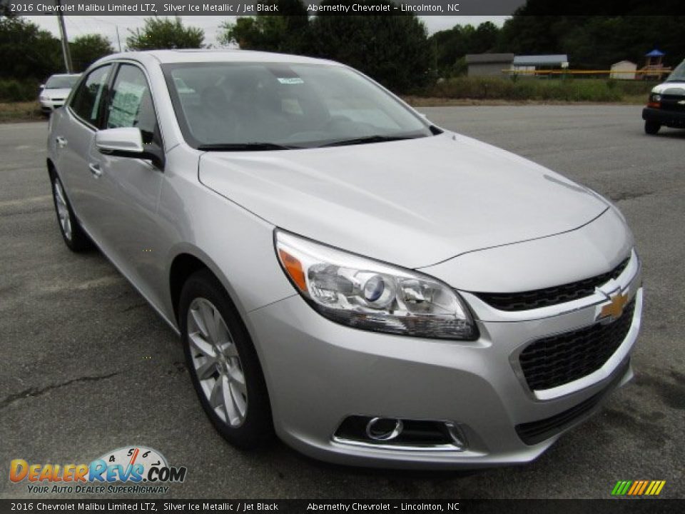 Front 3/4 View of 2016 Chevrolet Malibu Limited LTZ Photo #1