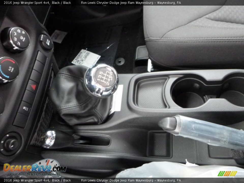2016 Jeep Wrangler Sport 4x4 Black / Black Photo #19