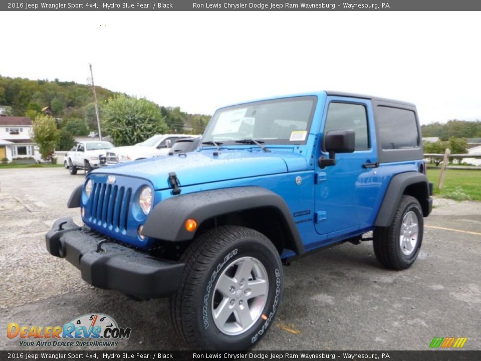Front 3/4 View of 2016 Jeep Wrangler Sport 4x4 Photo #1