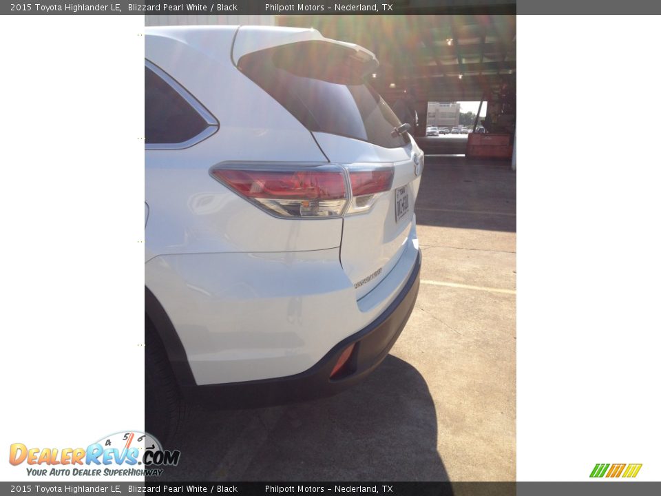 2015 Toyota Highlander LE Blizzard Pearl White / Black Photo #3