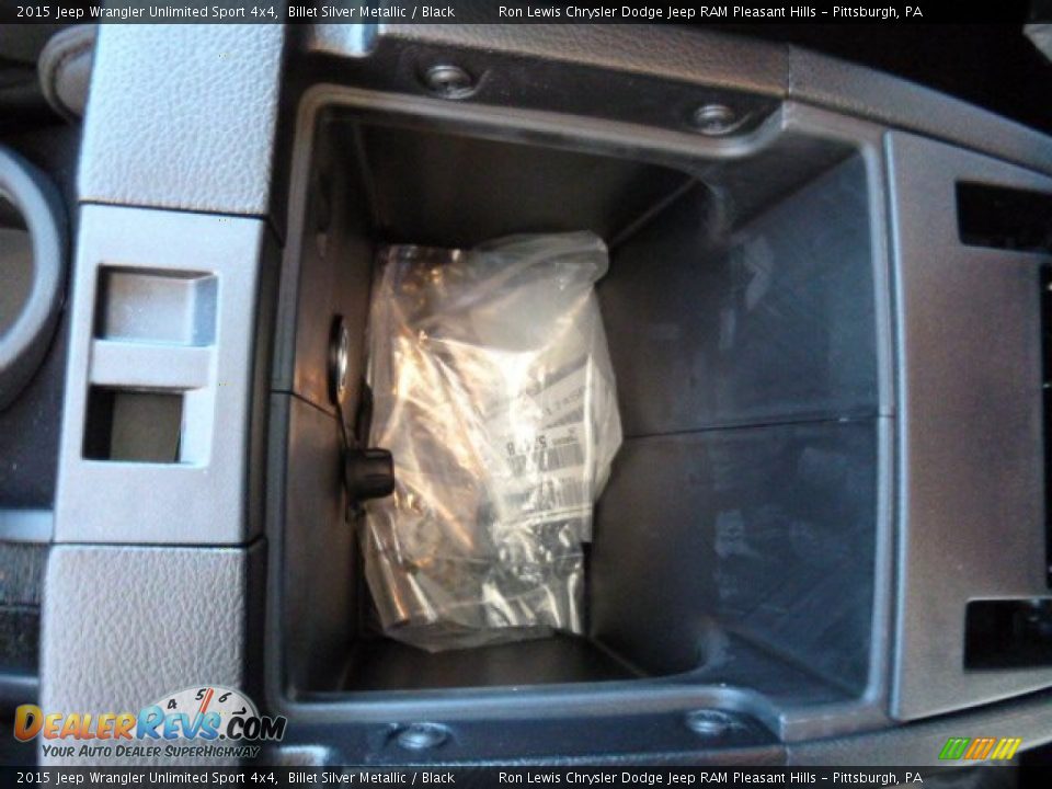 2015 Jeep Wrangler Unlimited Sport 4x4 Billet Silver Metallic / Black Photo #17