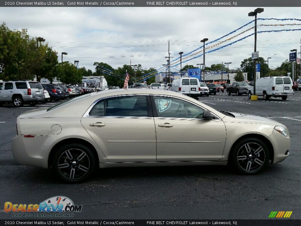 2010 Chevrolet Malibu LS Sedan Gold Mist Metallic / Cocoa/Cashmere Photo #5