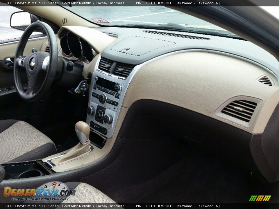 2010 Chevrolet Malibu LS Sedan Gold Mist Metallic / Cocoa/Cashmere Photo #6