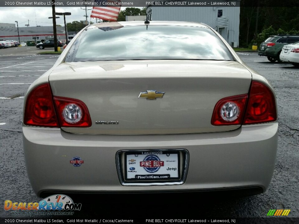 2010 Chevrolet Malibu LS Sedan Gold Mist Metallic / Cocoa/Cashmere Photo #8