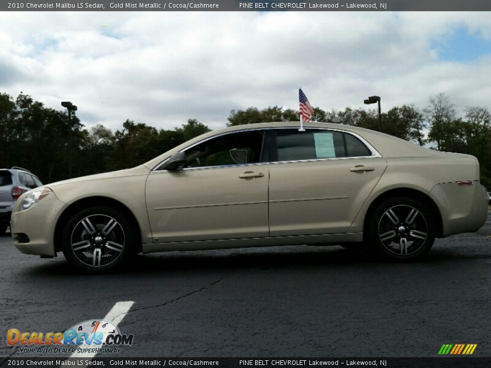2010 Chevrolet Malibu LS Sedan Gold Mist Metallic / Cocoa/Cashmere Photo #10