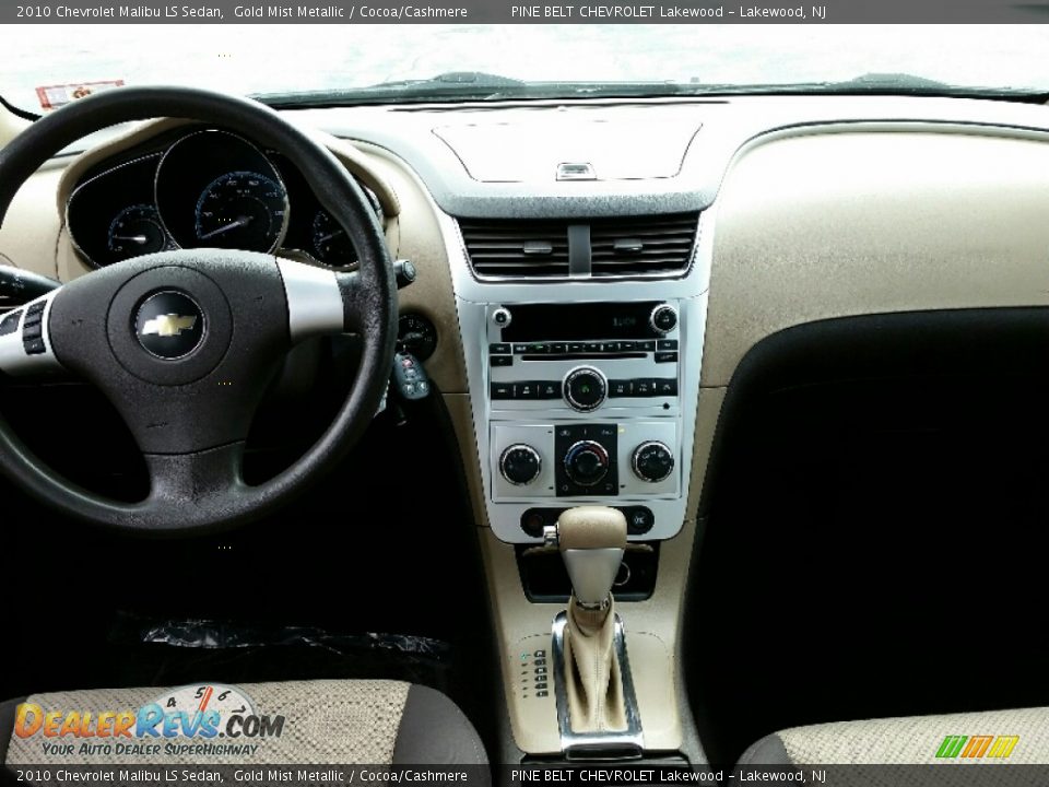 2010 Chevrolet Malibu LS Sedan Gold Mist Metallic / Cocoa/Cashmere Photo #12