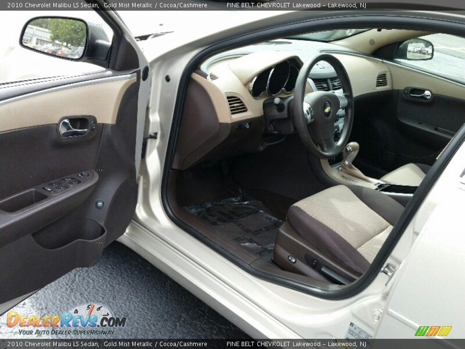 2010 Chevrolet Malibu LS Sedan Gold Mist Metallic / Cocoa/Cashmere Photo #15