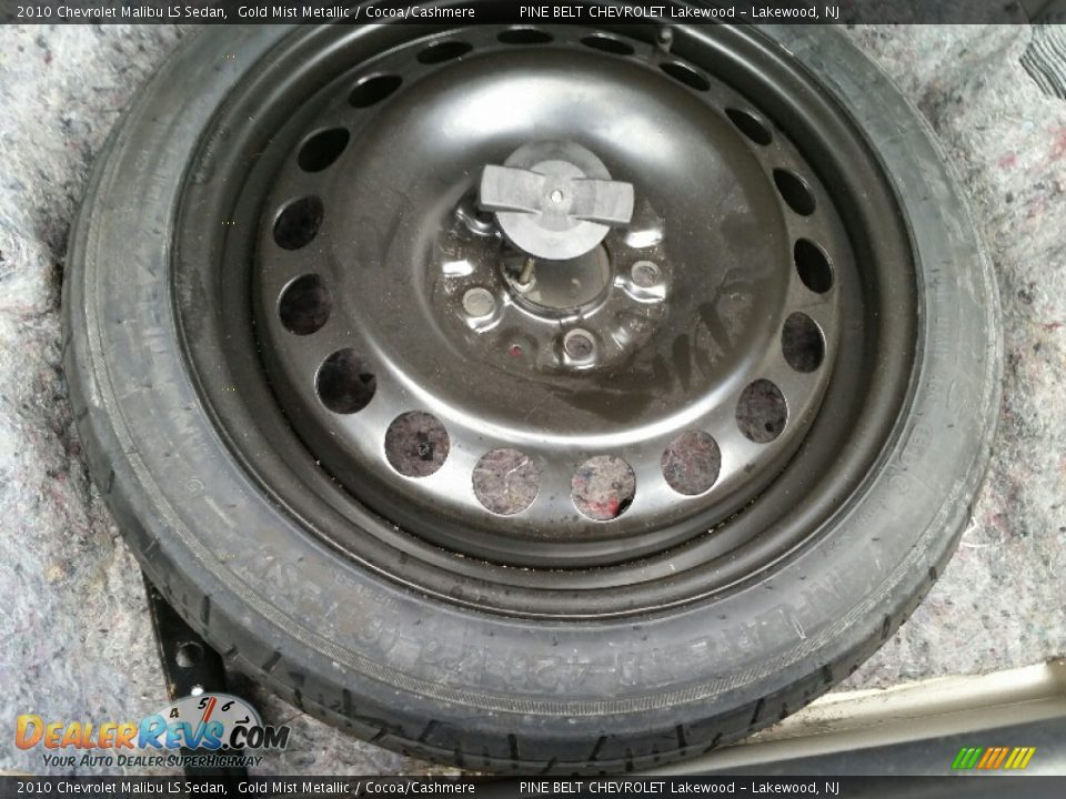2010 Chevrolet Malibu LS Sedan Gold Mist Metallic / Cocoa/Cashmere Photo #19