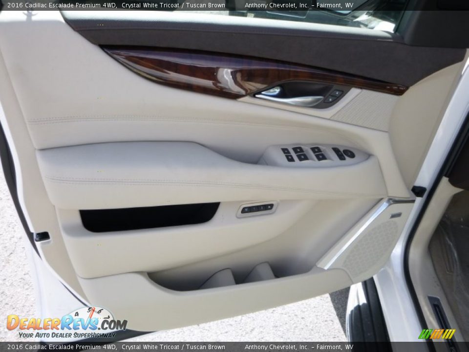 Door Panel of 2016 Cadillac Escalade Premium 4WD Photo #14