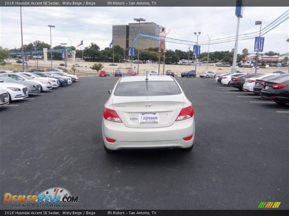 2016 Hyundai Accent SE Sedan Misty Beige / Beige Photo #10