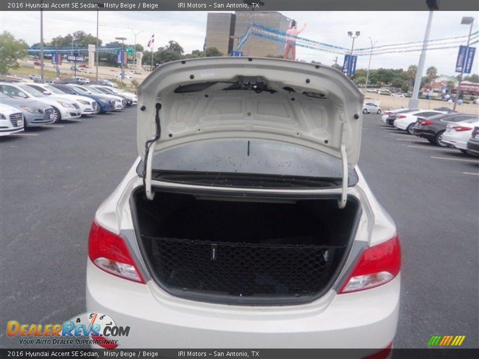 2016 Hyundai Accent SE Sedan Misty Beige / Beige Photo #17