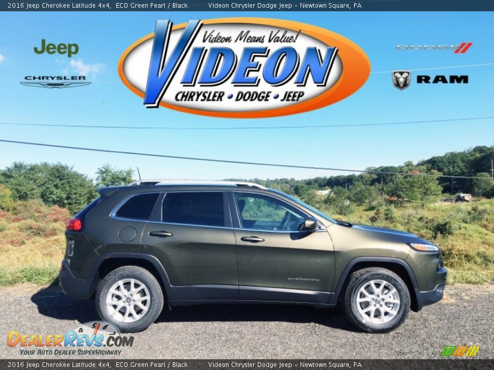 2016 Jeep Cherokee Latitude 4x4 ECO Green Pearl / Black Photo #1