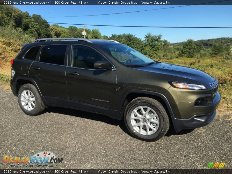2016 Jeep Cherokee Latitude 4x4 ECO Green Pearl / Black Photo #2
