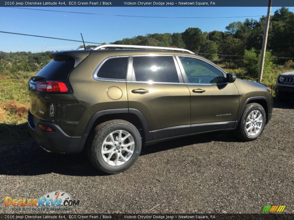2016 Jeep Cherokee Latitude 4x4 ECO Green Pearl / Black Photo #3