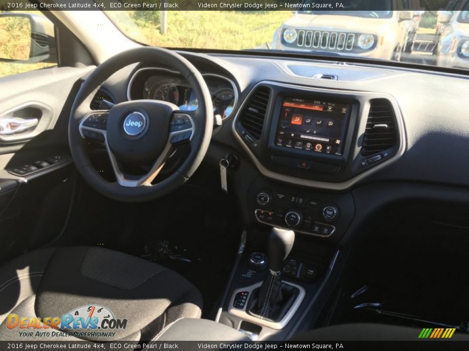 2016 Jeep Cherokee Latitude 4x4 ECO Green Pearl / Black Photo #4