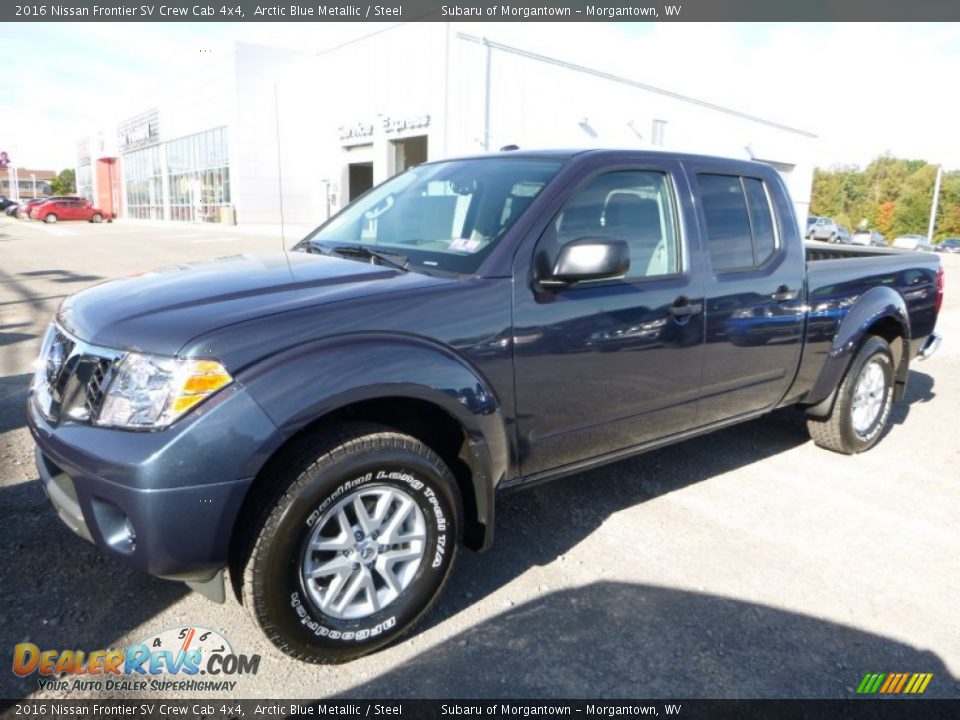 Front 3/4 View of 2016 Nissan Frontier SV Crew Cab 4x4 Photo #12