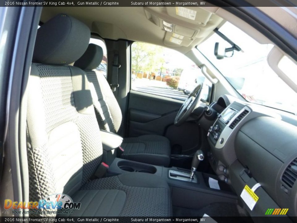 2016 Nissan Frontier SV King Cab 4x4 Gun Metallic / Graphite Photo #12