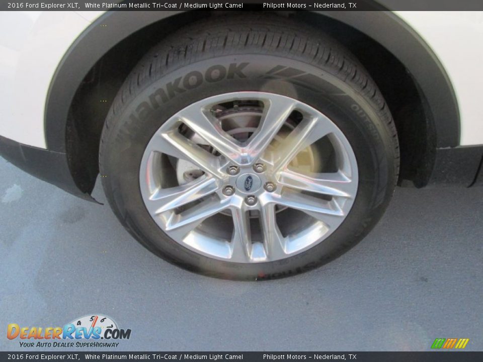2016 Ford Explorer XLT White Platinum Metallic Tri-Coat / Medium Light Camel Photo #11