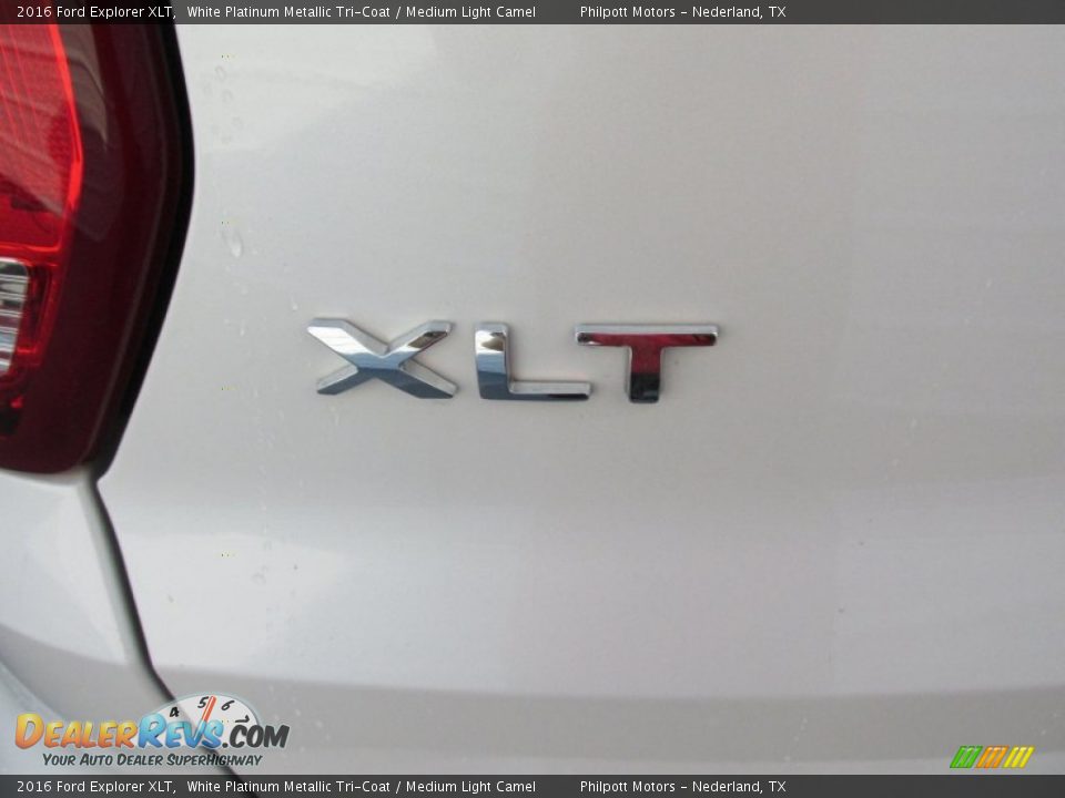 2016 Ford Explorer XLT White Platinum Metallic Tri-Coat / Medium Light Camel Photo #13
