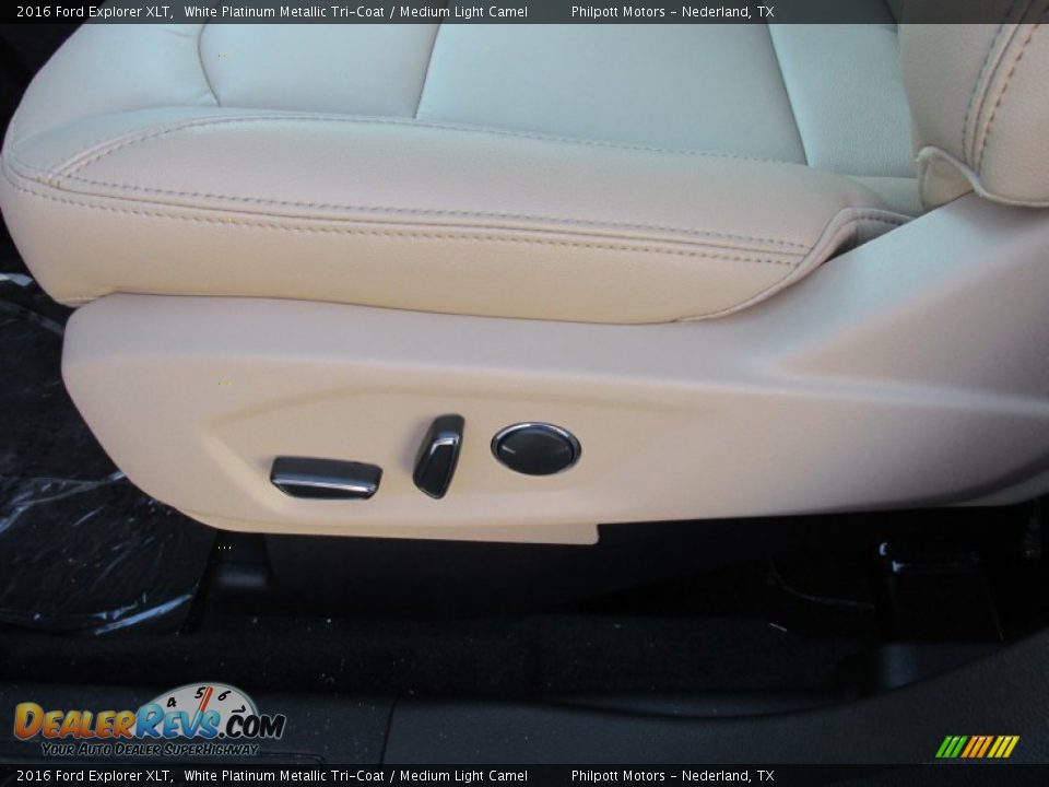2016 Ford Explorer XLT White Platinum Metallic Tri-Coat / Medium Light Camel Photo #23